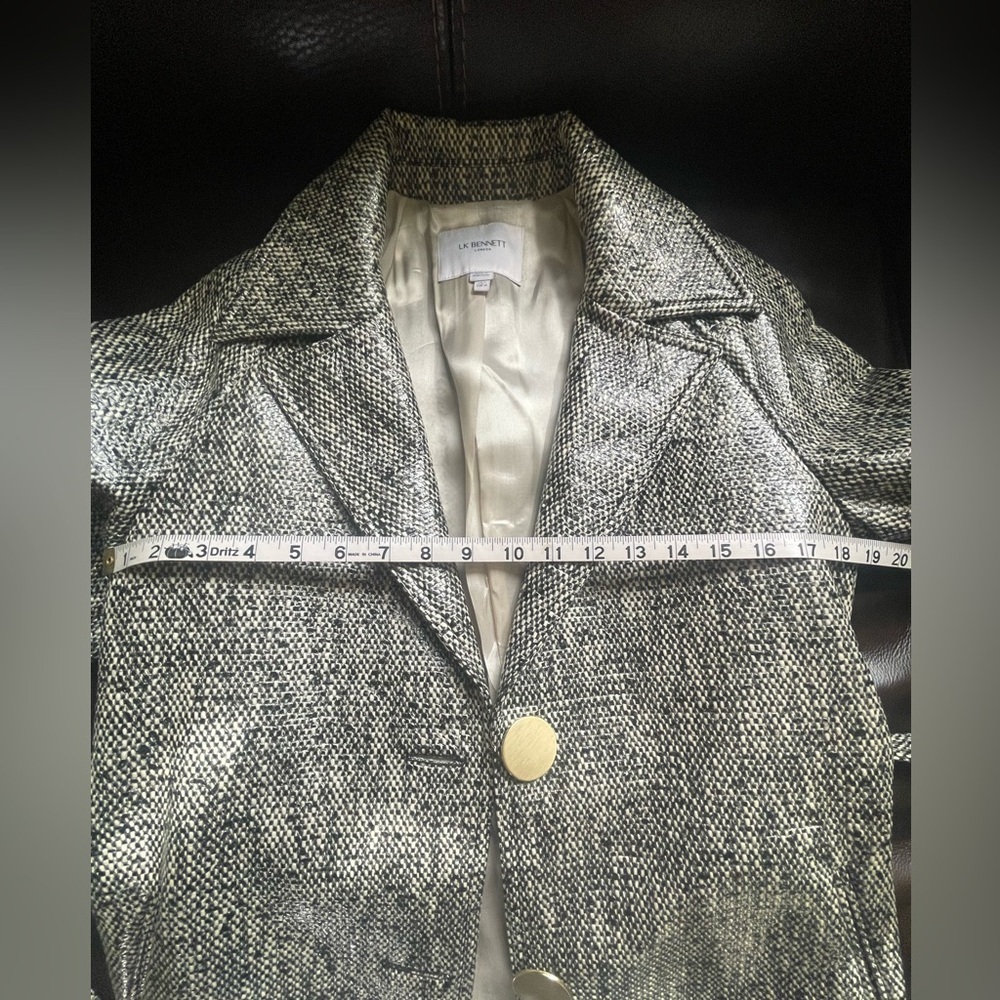 LK Bennett Metallic Tweed Belted Coat Gold Buttons US 2 - Picture 4 of 8